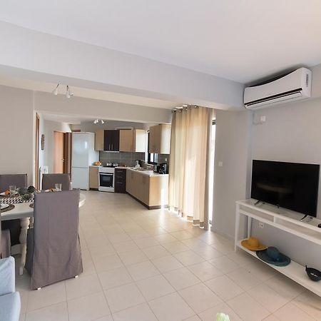 尼基亚娜Pearl Mansions别墅 外观 照片