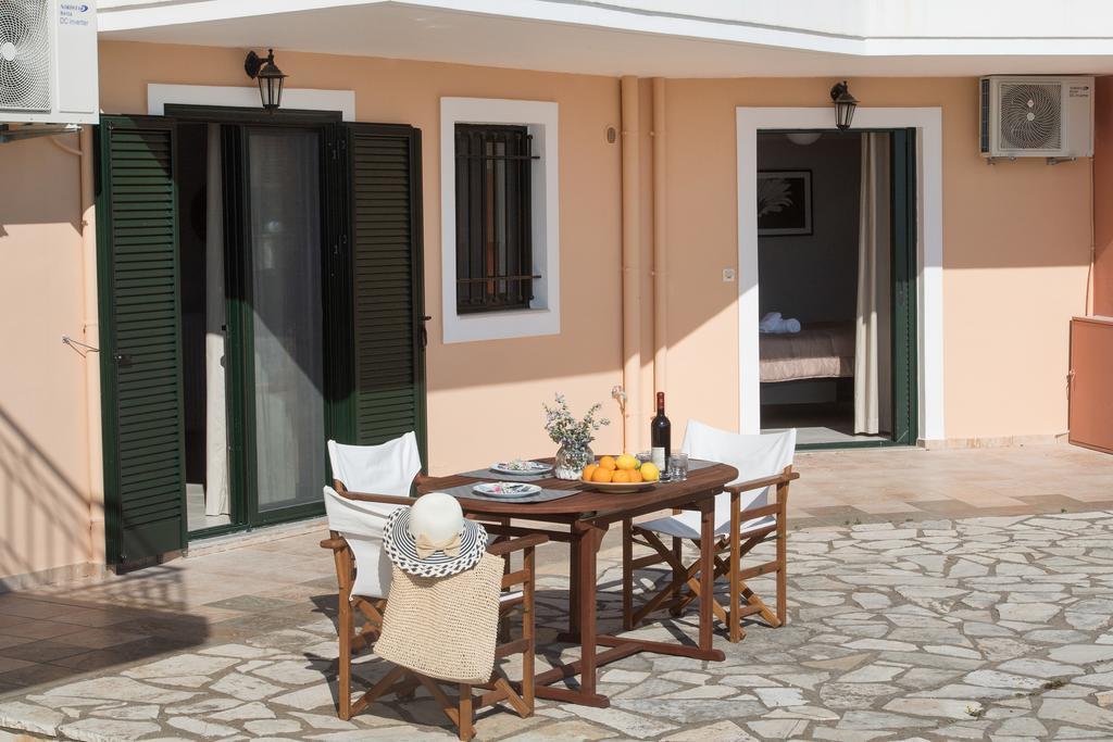 尼基亚娜Pearl Mansions别墅 外观 照片